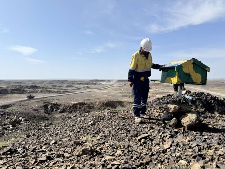 1 САРЫН 5 ӨДӨР NATIONAL BIRD DAY